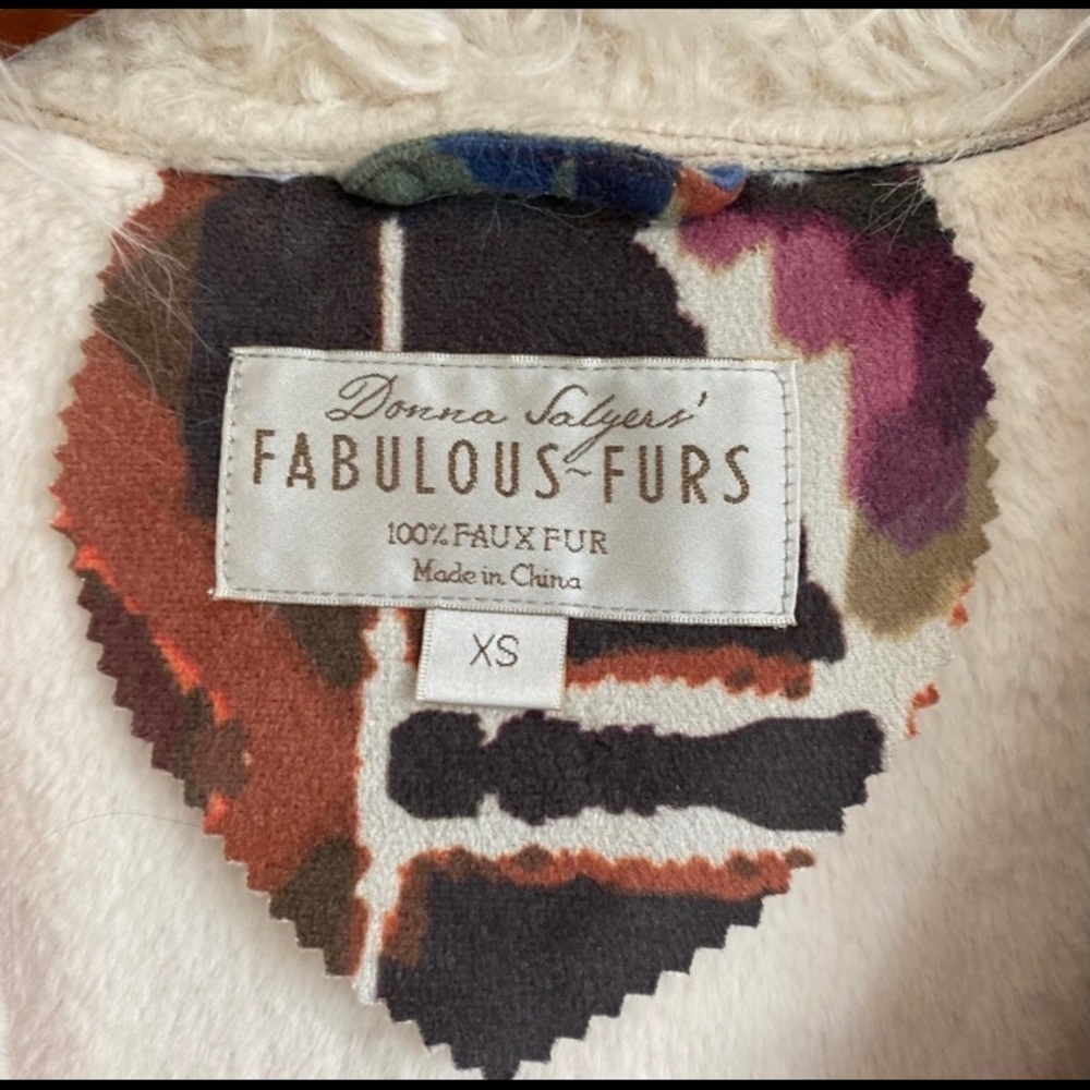 Donna Slayers’ Aztec Print Faux Suede Vest - Picture 8 of 11